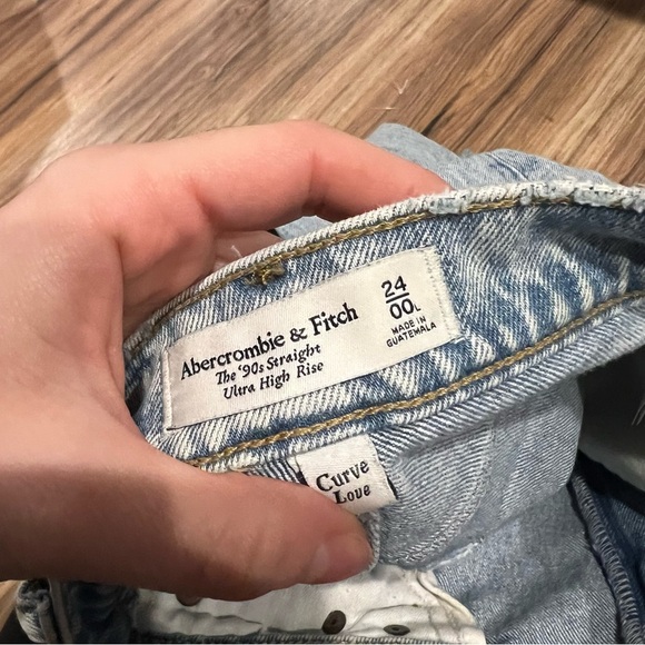 Abercrombie & Fitch Curve Love Ultra High Rise 90’s Straight Jean - Picture 5 of 7